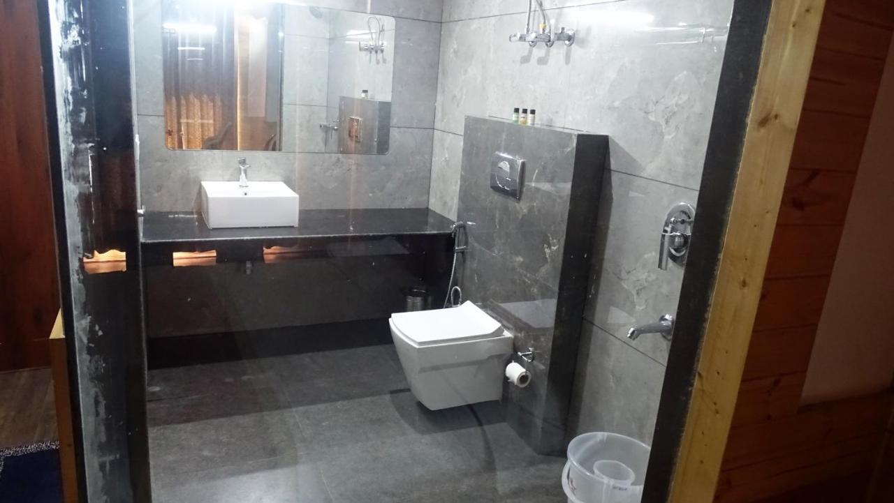 Humble Holiday Inn Kufri Simla Luaran gambar