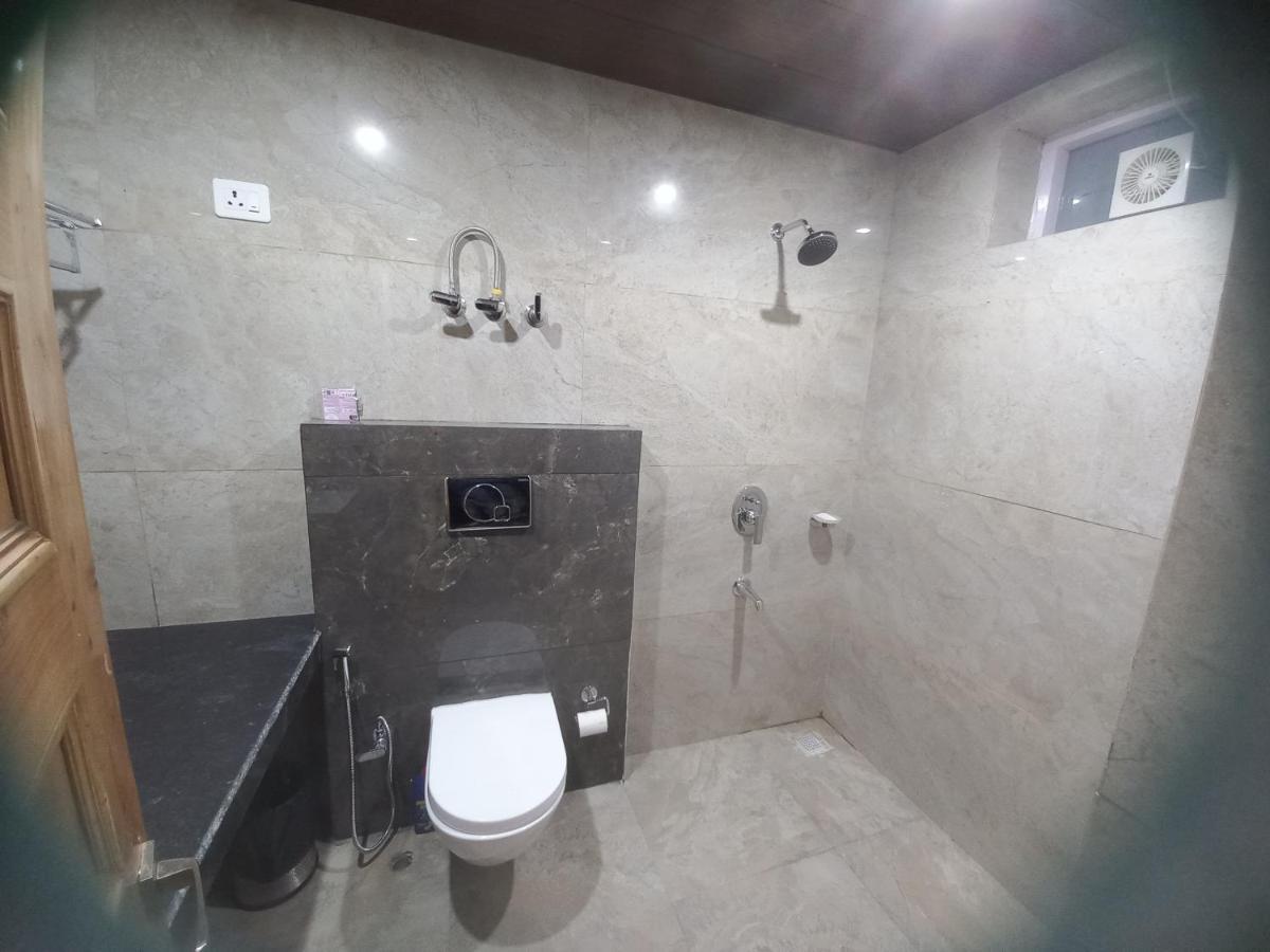 Humble Holiday Inn Kufri Simla Luaran gambar