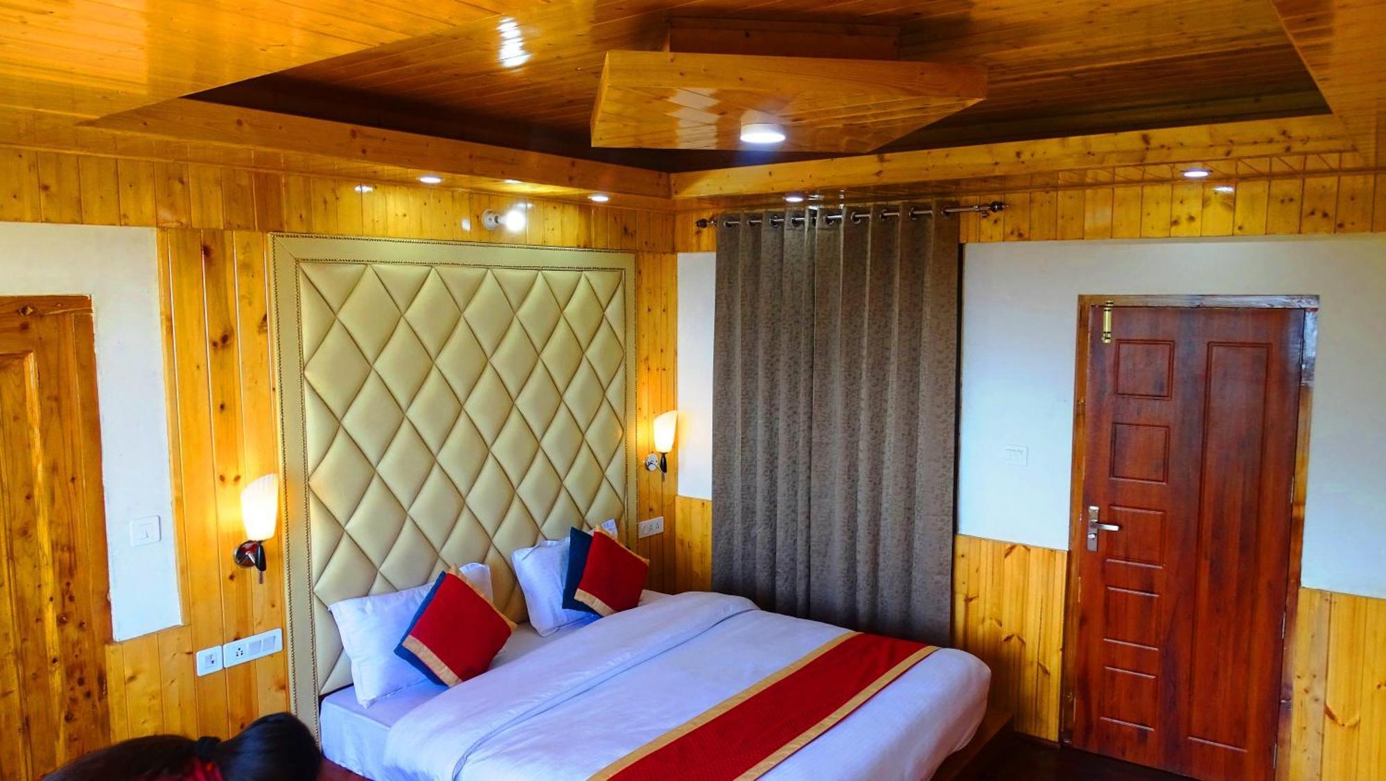 Humble Holiday Inn Kufri Simla Luaran gambar